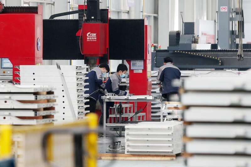 位于淮北高新区的安徽国轩象铝科技有限公司新能源汽车动力电池新型铝合金箱体生产线。 万善朝摄