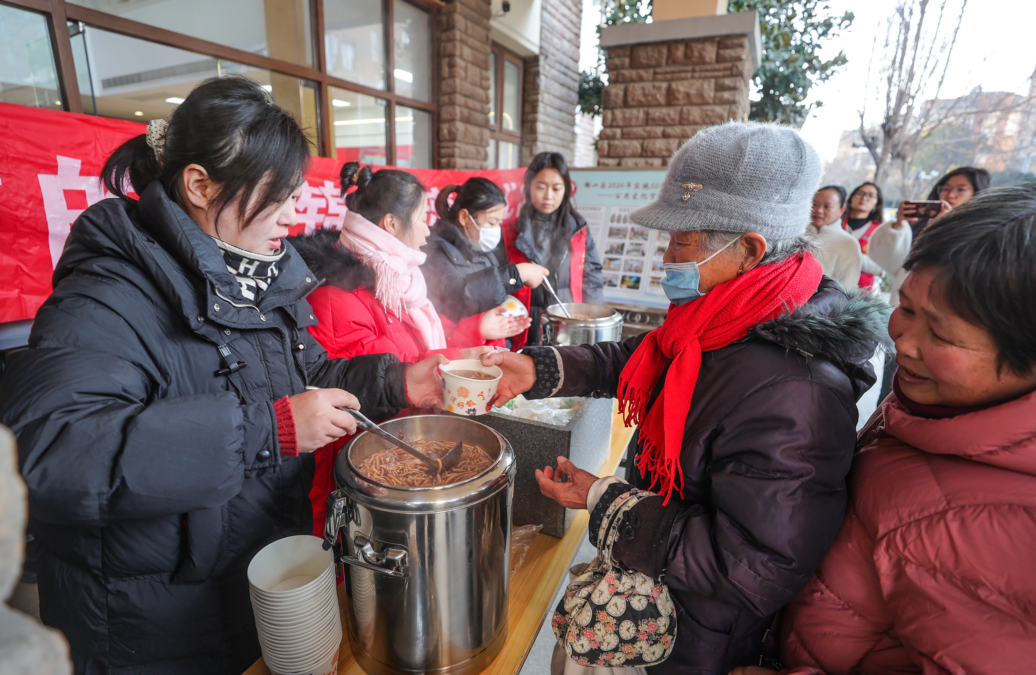 浓情迎腊八“粥”到暖人心