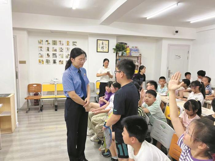 检察蓝守护少年成长路——记相山区人民检察院第三检察部副主任李二梅